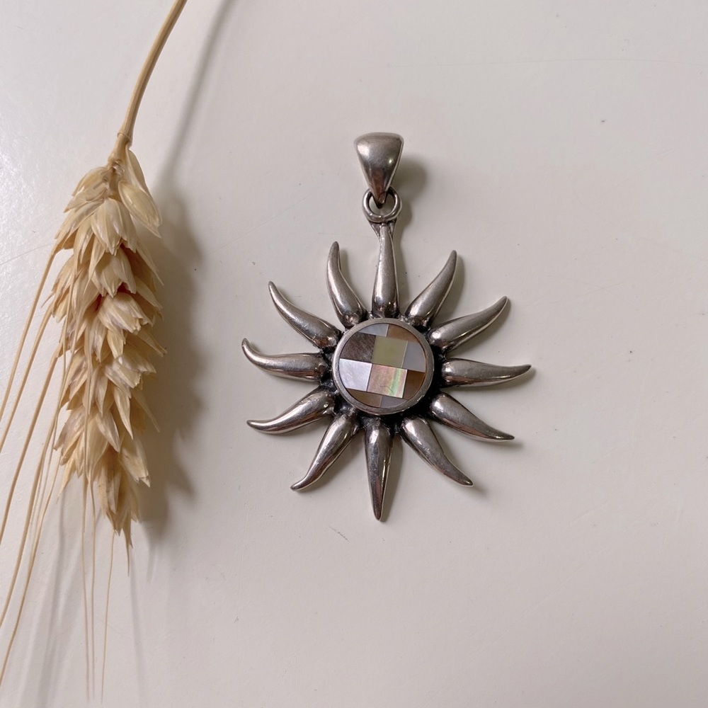 Genuine silver and mother of pearl pendant